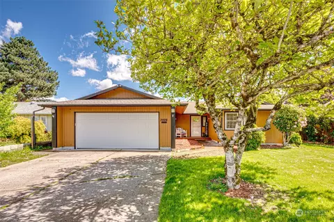 3928 Gardenia St, Longview, WA 98632