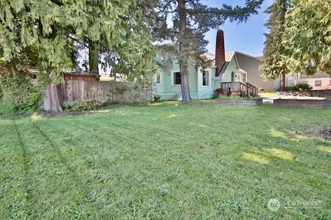 218 E 7th St, Port Angeles, WA 98362