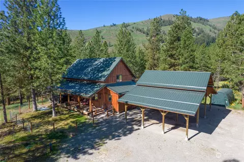 4 Barnaby Rd, Winthrop, WA 98862