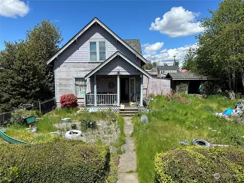 1223 4th Ave SW, Puyallup, WA 98371