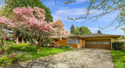 2901 NE 8th Pl, Renton, WA 98056