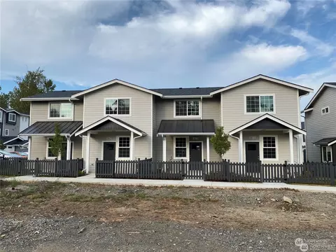 1615 Sunup Loop, Bellingham, WA 98226