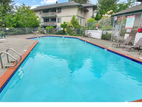 5620 200th St SW #A310, Lynnwood, WA 98036