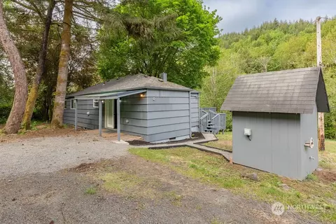 840 Clark Creek Rd, Longview, WA 98632