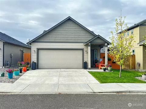 1133 SW Carver St, College Place, WA 99324