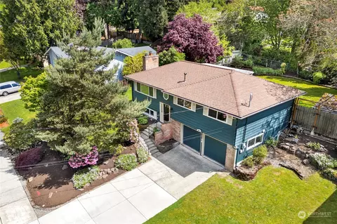 76 158th Pl SE, Bellevue, WA 98008