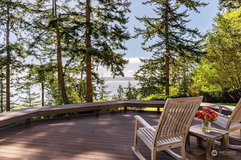 1953 N Bluff Rd, Coupeville, WA 98239