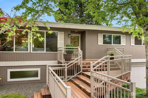 3836 NE 96th St, Seattle, WA 98115