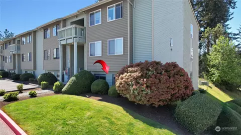1780 W Sunn Fjord Ln #E-106, Bremerton, WA 98312