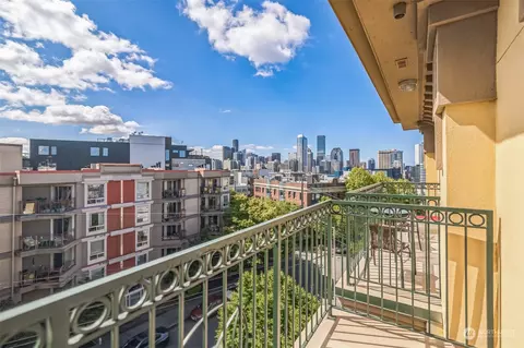 700 E Denny Way #PH6, Seattle, WA 98122