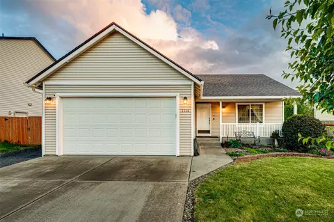 1864 Willow St, Woodland, WA 98674