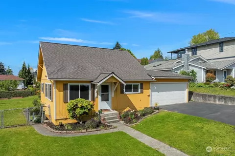 1202 N 29th St, Renton, WA 98056