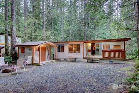 102 3 Sunset Cir, Deming, WA 98244
