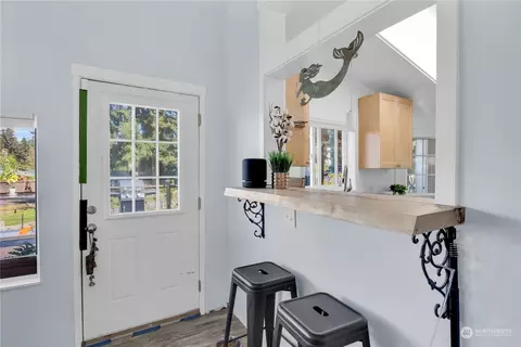 Entry Way - 1804 Bailey Ave, Everett, WA 98203 photo 1 of 1