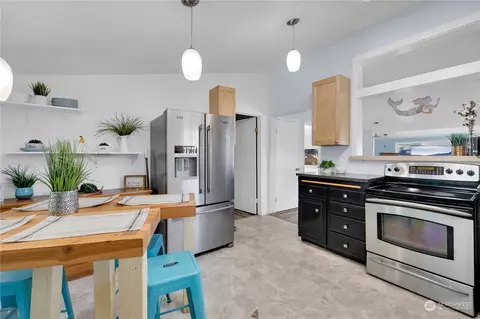 Kitchen - 1804 Bailey Ave, Everett, WA 98203 photo 3 of 4