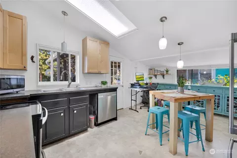 Kitchen - 1804 Bailey Ave, Everett, WA 98203 photo 1 of 4