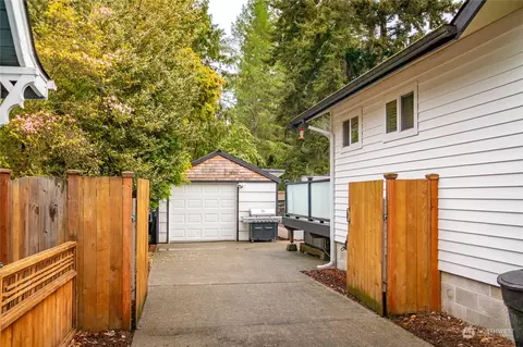 6727 Olympic Dr, Everett, WA 98203 photo 2