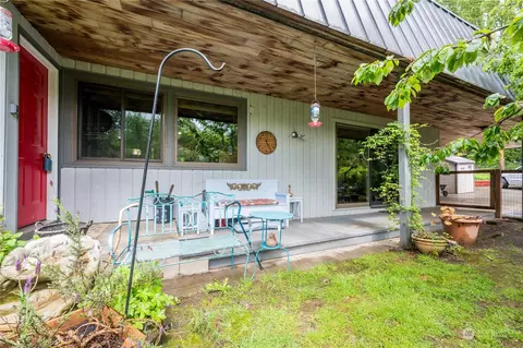 8554 Copper Ln, Sedro Woolley, WA 98284