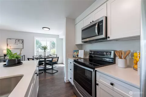 Kitchen - 2902 13th St #4A, Everett, WA 98201 photo 6 of 8