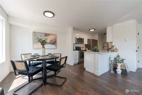 Dining - 2902 13th St #4A, Everett, WA 98201 photo 6 of 7