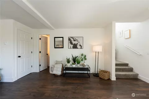 Entry Way - 2902 13th St #4A, Everett, WA 98201 photo 2 of 7