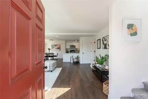 Entry Way - 2902 13th St #4A, Everett, WA 98201 photo 1 of 7