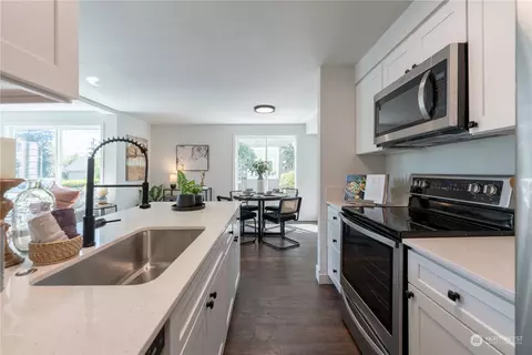 Kitchen - 2902 13th St #4A, Everett, WA 98201 photo 7 of 8