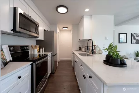 Kitchen - 2902 13th St #4A, Everett, WA 98201 photo 2 of 8