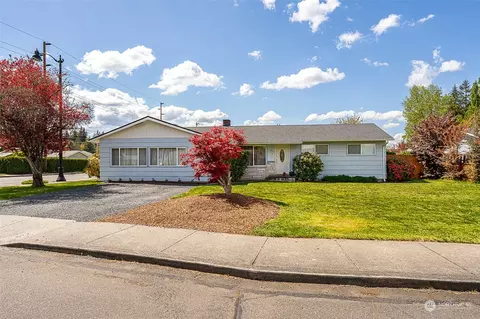 803 4th Ave NE, Chehalis, WA 98532