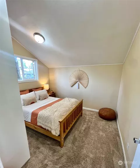 Bedroom - 2304 60th St SE, Everett, WA 98203 photo 1 of 6