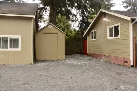 Exterior - 2304 60th St SE, Everett, WA 98203 photo 5 of 5