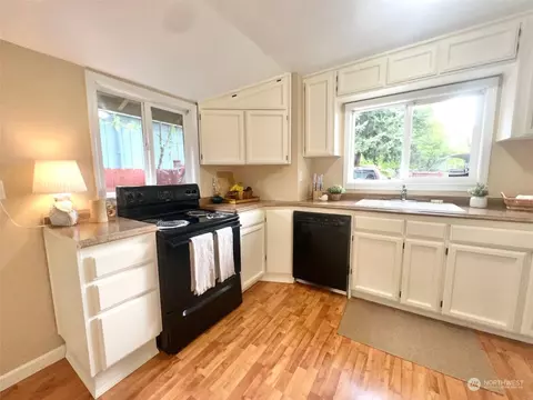 Kitchen - 2304 60th St SE, Everett, WA 98203 photo 1 of 3