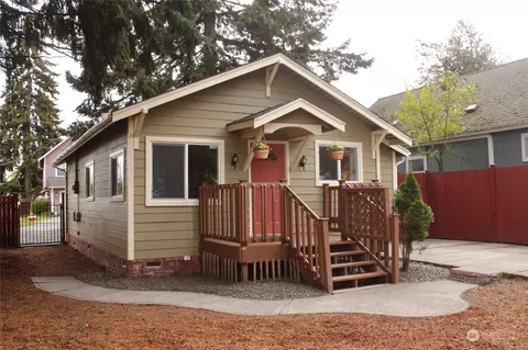 Exterior - 2304 60th St SE, Everett, WA 98203 photo 2 of 5