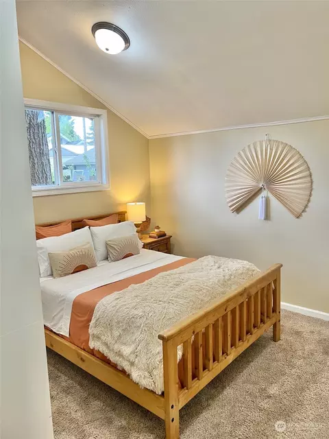Bedroom - 2304 60th St SE, Everett, WA 98203 photo 5 of 6