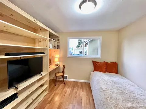 Bedroom - 2304 60th St SE, Everett, WA 98203 photo 6 of 6