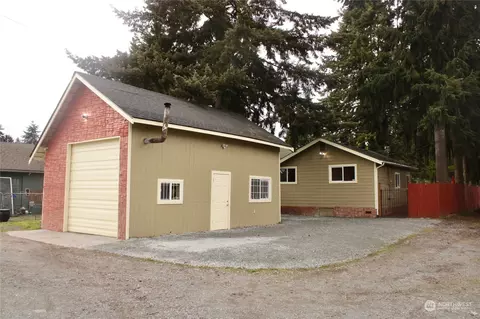 Exterior - 2304 60th St SE, Everett, WA 98203 photo 4 of 5