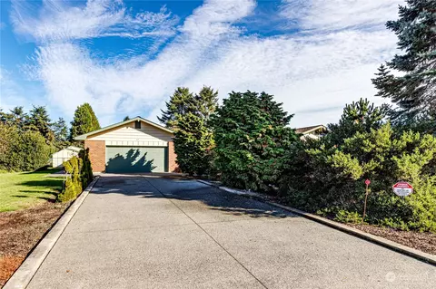 61 Mountain View Cir, Port Angeles, WA 98362