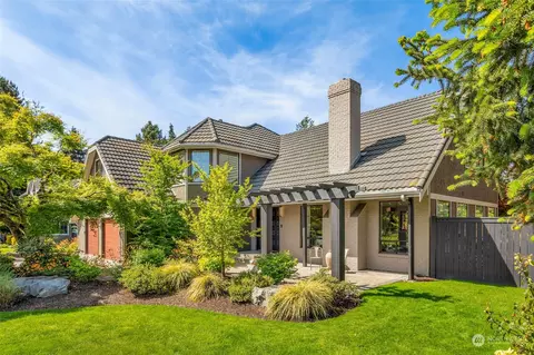 4 Tulalip Ky, Bellevue, WA 98006