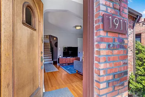 1911 26th Ave E, Seattle, WA 98112 photo 2