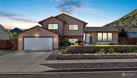 547 Saddle Rock Loop, Wenatchee, WA 98801