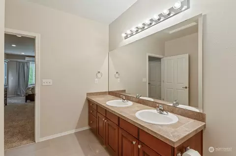 Bath - 14915 38th Dr SE #EE-3017, Bothell, WA 98012 photo 3 of 4