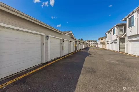 Exterior - 14915 38th Dr SE #EE-3017, Bothell, WA 98012 photo 3 of 6