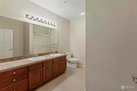 Bath - 14915 38th Dr SE #EE-3017, Bothell, WA 98012 photo 1 of 4