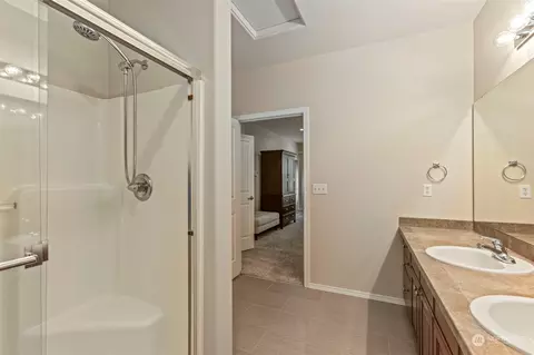 Bath - 14915 38th Dr SE #EE-3017, Bothell, WA 98012 photo 2 of 4