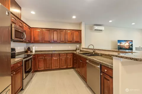 Kitchen - 14915 38th Dr SE #EE-3017, Bothell, WA 98012 photo 1 of 2