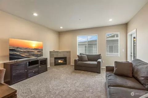 Living - 14915 38th Dr SE #EE-3017, Bothell, WA 98012 photo 1 of 2