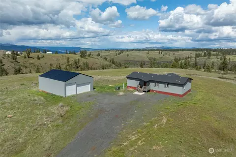28449 E Bachelor Prairie Rd, Creston, WA 99117