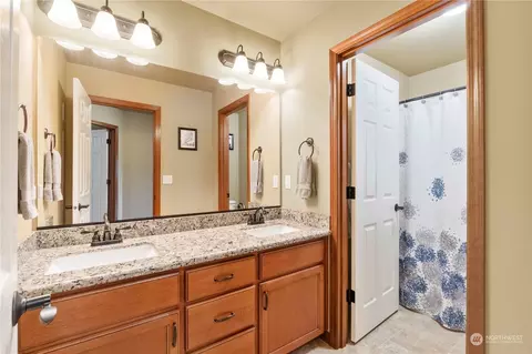 Bath - 213 Ames St NE, Orting, WA 98360 photo 5 of 5