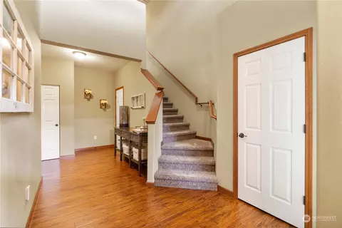 Entry Way - 213 Ames St NE, Orting, WA 98360 photo 5 of 6