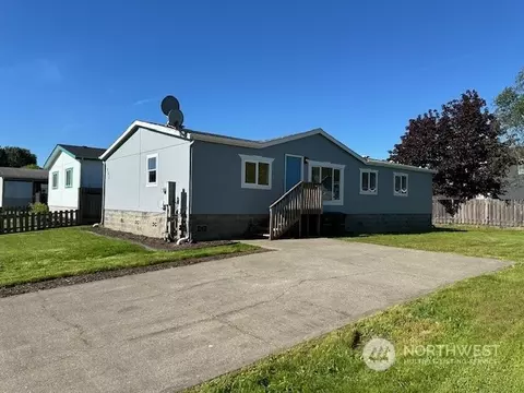 255 Sycamore St, Woodland, WA 98674